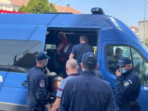 Au căzut 23 după descinderile de ieri