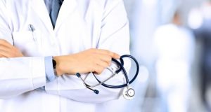 Câţi medici arădeni vor să lucreze în afara ţării?