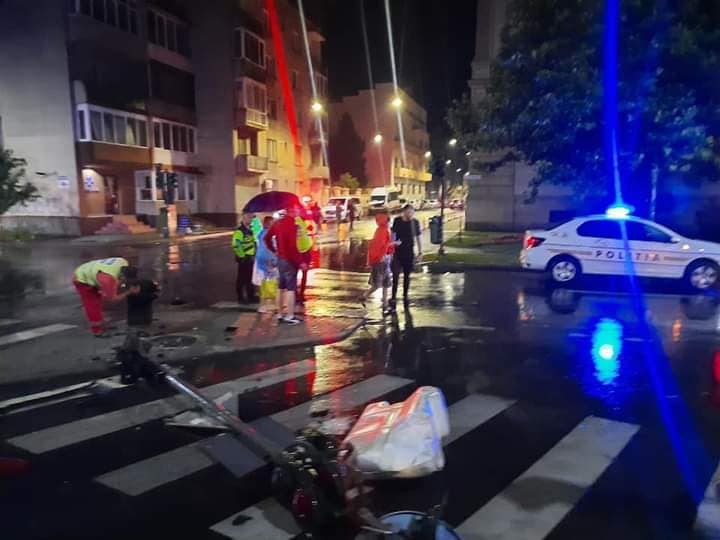Coliziune între un microbuz și o mașină pe Bulevardul General Dragalina