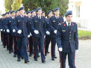 Patru elevi arădeni admiși la licee militare