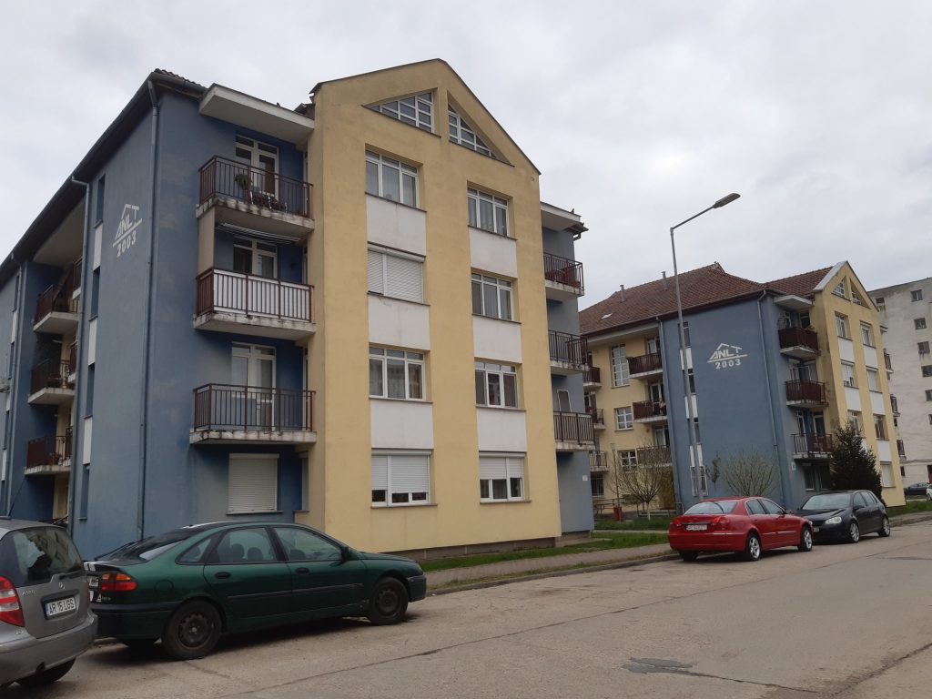 Chiriaşi noi în 8 locuinţe ANL