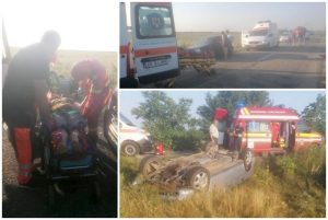 Trei tineri s-au răsturnat cu mașina în șanț. Șoferul avea o alcoolemie de 0,94 la mie