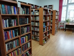 Arădenii nu sunt atrași de lectură. Mai puțini cititori în biblioteci, dar mai mulți angajați
