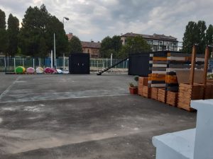 Activităţi economice pe terenul de sport de la „Constructorul”?