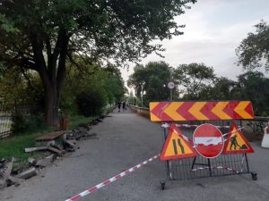 Se reabilitează digul