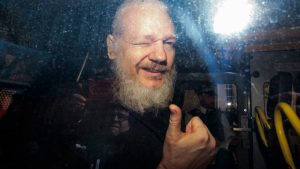 Julian Assange a rămas fără cetățenia ecuadoriană