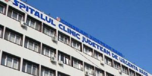 Un tânăr de 20 de ani s-a aruncat, inexplicabil, de la etajul Spitalului Județean