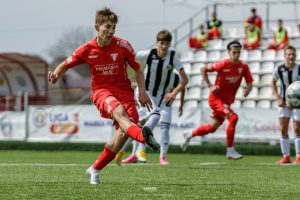 UTA are doar un atacant pentru meciul din Trivale! Hora s-a accidentat, iar Mercioiu este convocat la un trial al naţionalei U19!