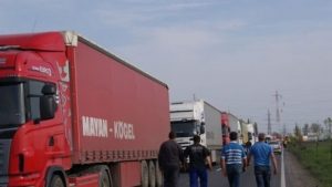 Trei afgani, ascunși în semiremorca unui TIR, depistaţi la P.T.F. Nădlac