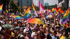 Parlamentul European: Căsătoriile şi parteneriatele între persoane de acelaşi sex ar trebui recunoscute în întreaga UE / Comisia ar trebui să ia măsuri împotriva României, Ungariei şi Poloniei