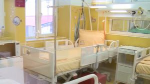 Părinții, tratați alături de copiii infectați cu COVID-19