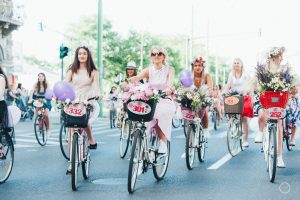 Duminica fetelor pe biciclete: SkirtBike revine 