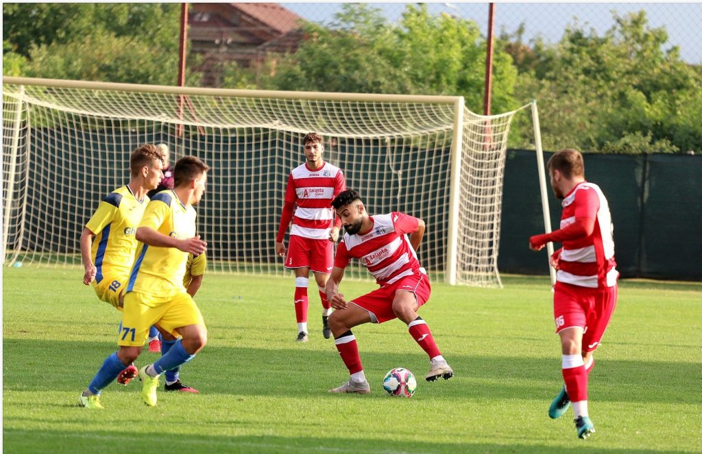 Etapa derby-urilor arădene în C8
