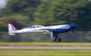 Avionul complet electric de la  Rolls-Royce a efectuat un prim zbor de 15 minute