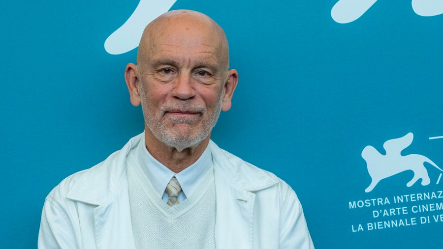 John Malkovich va juca rolul dirijorului Sergiu Celibidache în filmul Cravata Galbenă. Filmările se vor face în România