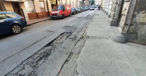 Groapa peste care se trece cu vederea