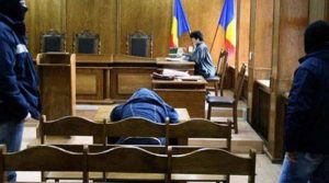 Opt ani de închisoare pentru uciderea mamei