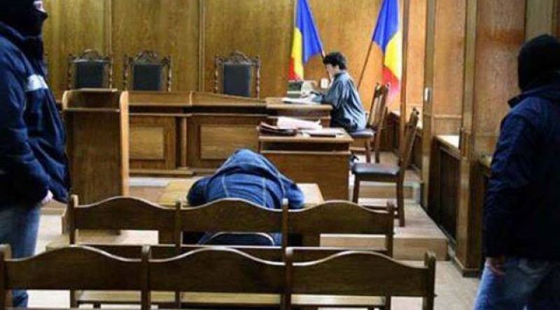 Opt ani de închisoare pentru uciderea mamei