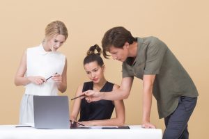 Aradul, peste media națională la numărul profesorilor tineri