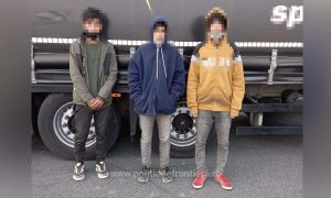 Migranți opriți din drumul ilegal. Au încercat să treacă frontiera ascunși în camioane sau cu acte false
