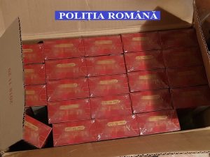 Doi bătrâni de 71 și 76 de ani, soț și soție, acuzați că vindeau țigări de contrabandă la Covăsânț