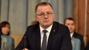 Adrian Oros își depune demisia din funcția de ministru al Agriculturii