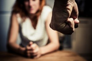 Doi bărbați, din Vladimirescu și Vărșand, s-au ales cu ordine de protecție