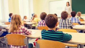 Cresc bursele școlare. Câţi bani vor primi elevii din semestrul II