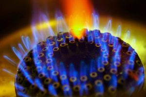Spania plafonează preţurile gazelor naturale și scade taxele pentru reducerea facturilor la energie