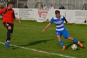 Două derby-uri arădene şi o Lipova condamnată să câştige, în etapa a patra din “C8”