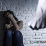 Un pecican a fost reținut după ce a spart ușa unei locuințe și și-a amenințat concubina cu bătaia
