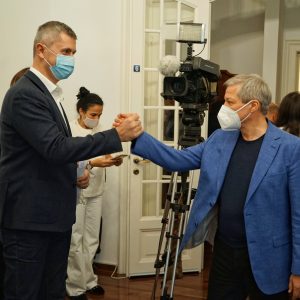 Dacian Cioloș este noul președinte ales al USR-PLUS. Dan Barna pierde în cel de-al doilea tur  de scrutin