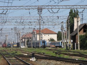 Ore întregi de întârzieri pentru trenurile via Arad